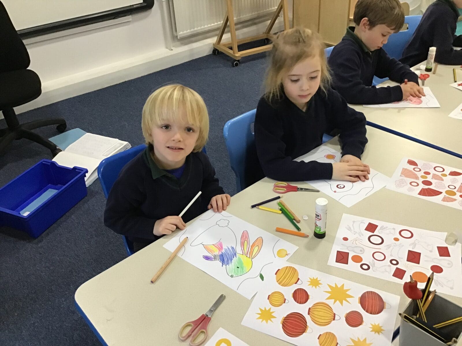 Children drawing pictures